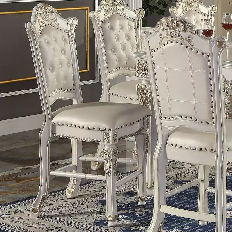 Chaise de salle à manger Vendome 20" finition perle antique - Acme Furniture : Revêtement en cuir élégant, garniture cloutée, cadre en bois