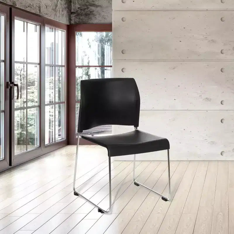 Lot de 2 chaises empilables en plastique noir pour cafétéria - Hampden Furnishings : Ergonomiques, sans assemblage, capacité de 136 kg