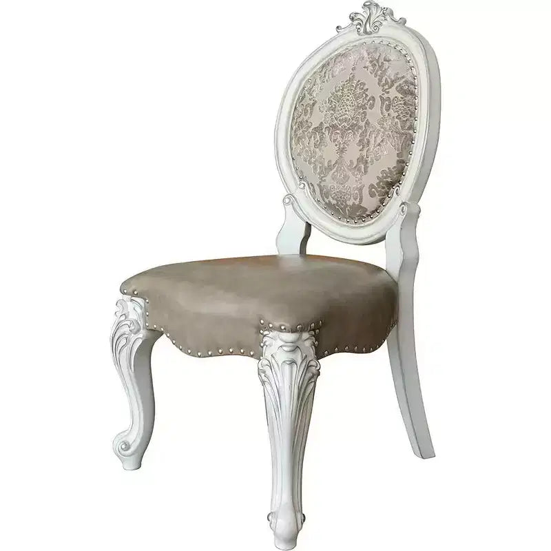 Chaises de salle à manger Versailles 21" et finition blanc cassé - Acme Furniture : style traditionnel, clous décoratifs, dossier capitonné