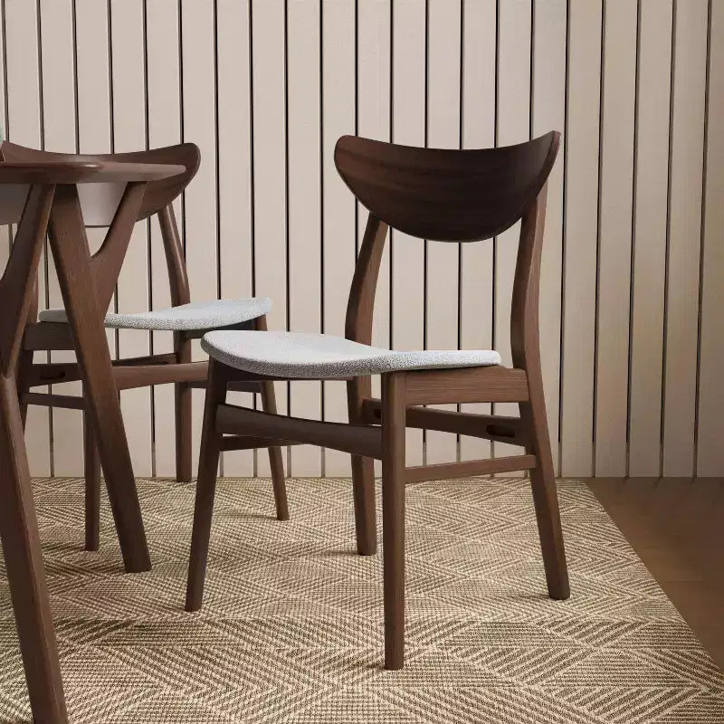 HOMES: Inside + Out Lot de 2 chaises de salle à manger rembourrées Palm Shade Mid-Century Noyer