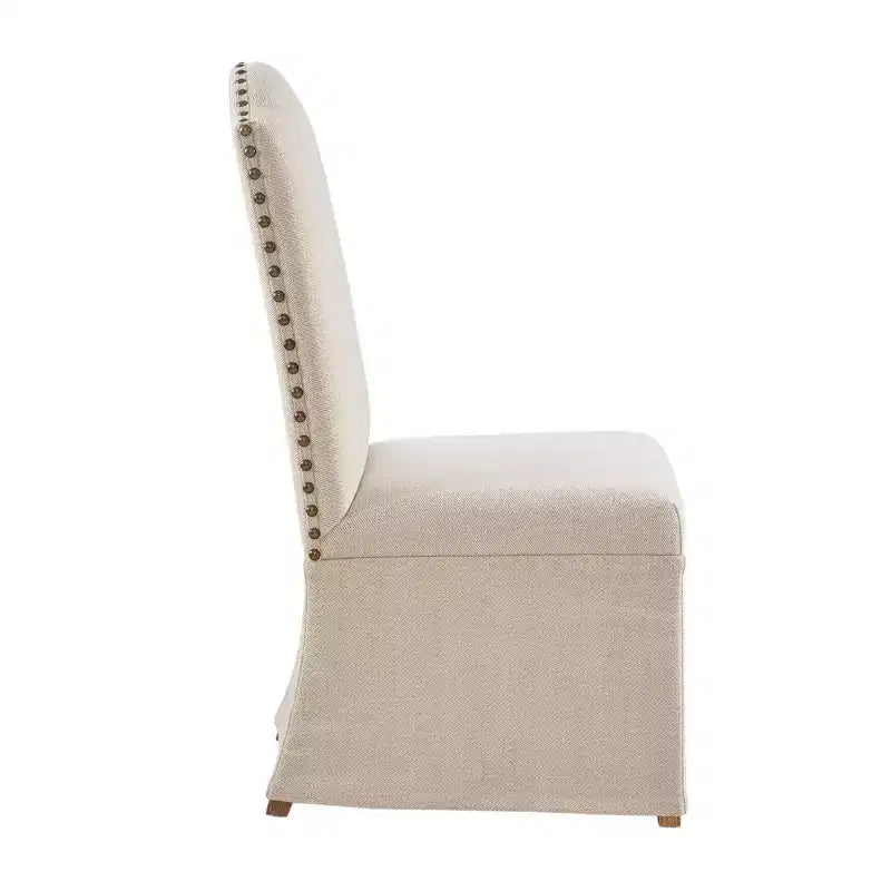 Lot de 2 chaises de salle à manger hautes Cadman avec jupes beige : style Parsons rembourré, garniture en mousse, pieds en bois
