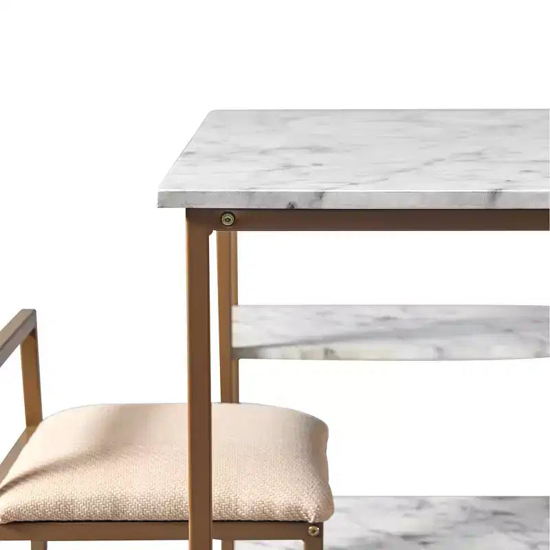 Teamson Home Ensemble de salle à manger Marmo avec plateau en faux marbre et laiton : 3 pièces, style moderne, finition laquée, tabourets rembourrés