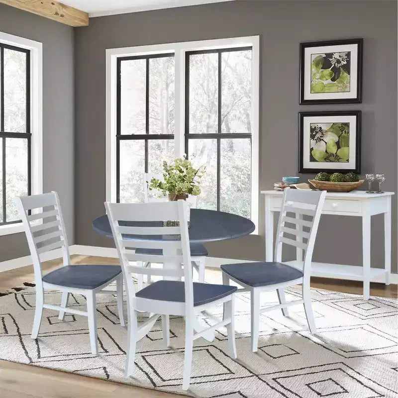 Table à manger Carlisle à double abattant de 42 pouces International Concepts avec 4 chaises à dossier ajouré blanc/gris bruyère : cadre en bois dur, base en forme de piédestal