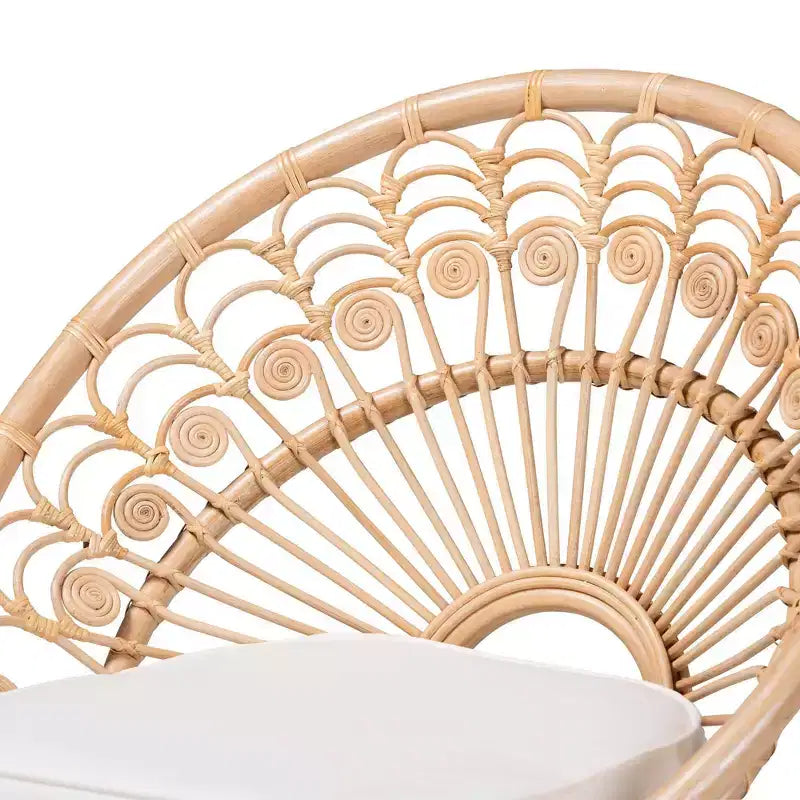 bali & pari Fauteuil d'appoint paon Abriella en rotin marron naturel : Fait main, design bohème, aucun assemblage requis