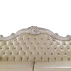 Canapé de Dresde 85,5 po en cuir synthétique et finition blanc cassé - Acme Furniture : Rembourrage capitonné traditionnel avec clous décoratifs