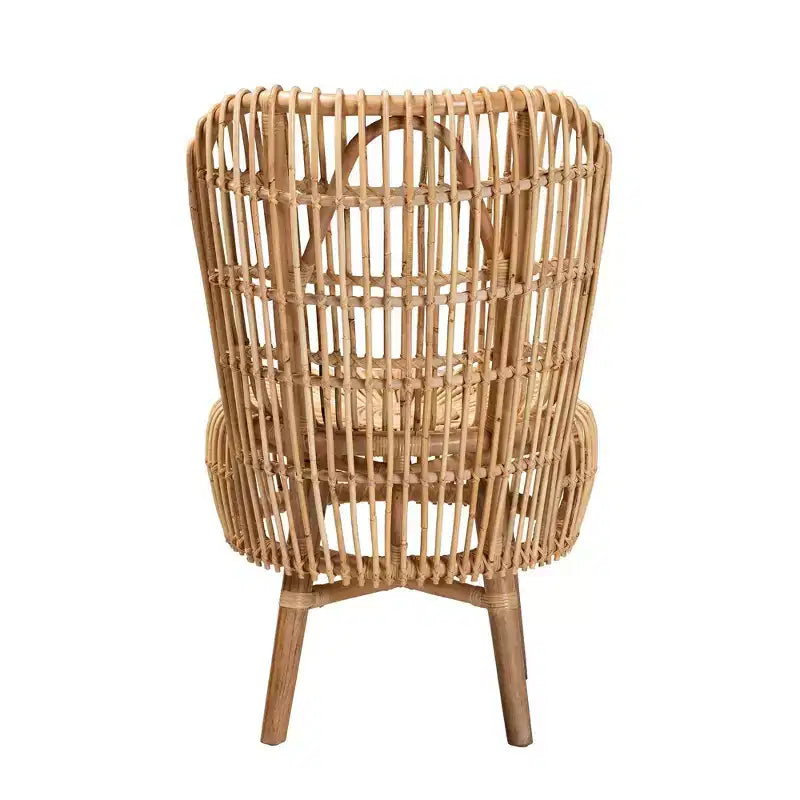 bali & pari Nagoya Chaise longue haute en rotin : Accent bohème, pieds en bois de teck, mobilier de salon