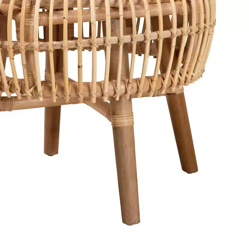 bali & pari Nagoya Chaise longue haute en rotin : Accent bohème, pieds en bois de teck, mobilier de salon