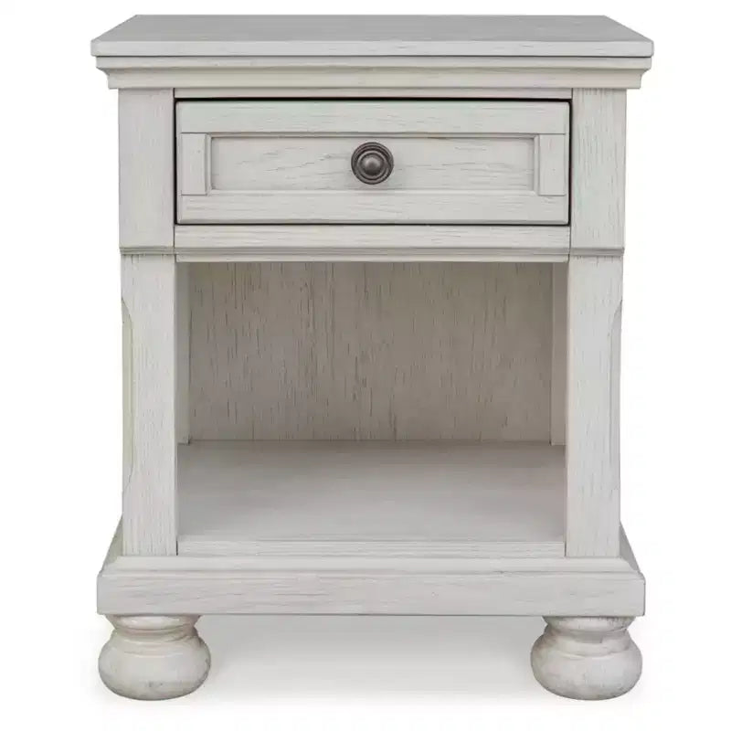 Signature Design by Ashley Robbinsdale – Table de nuit blanche à 1 tiroir : Table d'appoint de chambre à coucher de style vintage avec rangement et gestion des câbles
