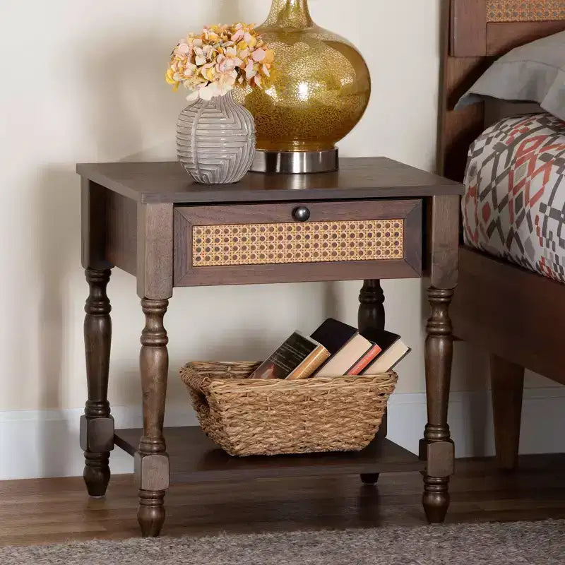Table de chevet Roden de Baxton Studio avec rotin, brun foncé