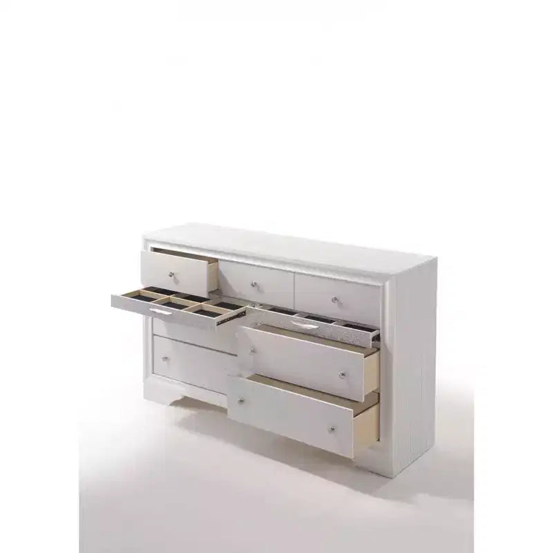 Commode Naima 63 po blanche Acme Furniture : cadre en bois, glissières métalliques, 9 tiroirs de rangement, aucun assemblage requis