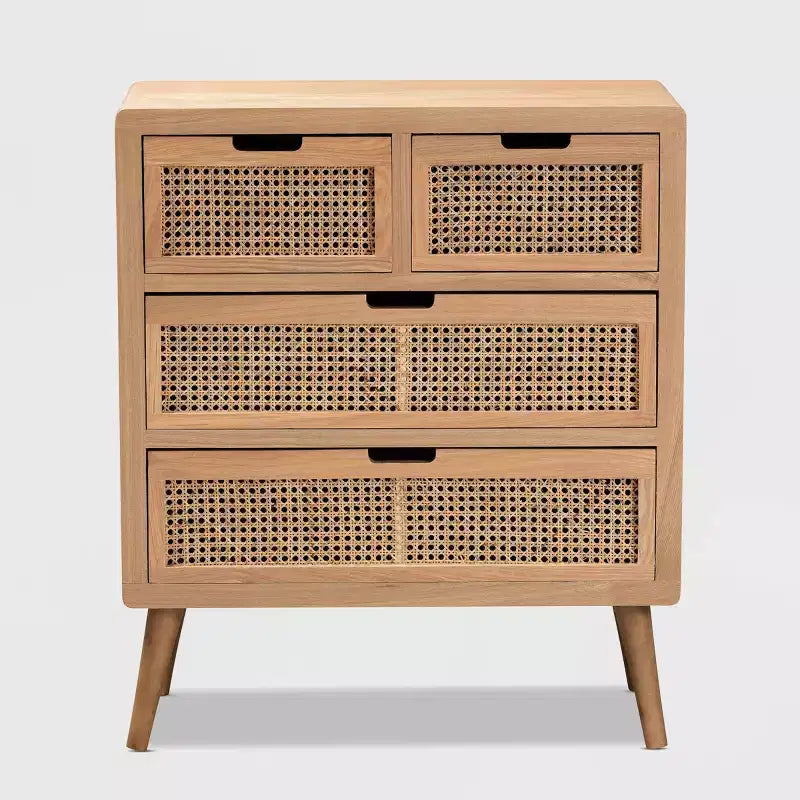 Commode d'appoint 4 tiroirs en bois et rotin Alina, chêne - Baxton Studio : Profil compact, esprit bohème, grand espace de rangement