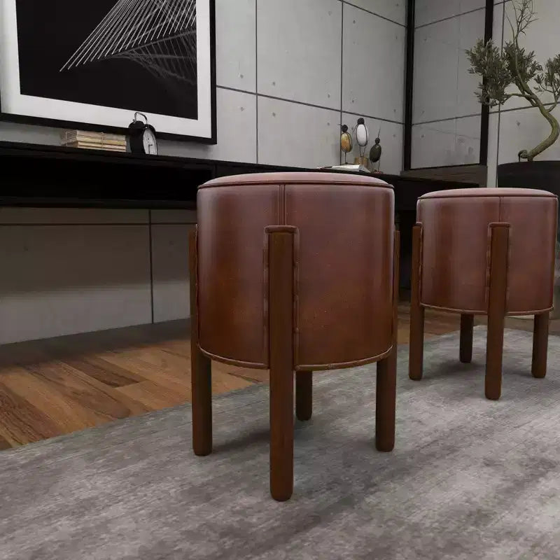 Tabouret en cuir traditionnel marron - Olivia & May : Cadre rond en bois, aucun assemblage, nettoyer les taches.