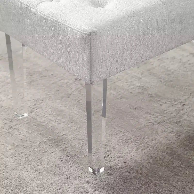Banc rembourré en lin touffeté Ella Glam 89 cm avec pieds en acrylique argentés - Linon : Pouf moelleux, Siège de chambre à coucher