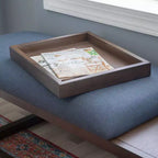 Banc de rangement rembourré moderne Lemire avec plateau : bleu marine, cadre en bois, remplissage en mousse, capacité de 136 kg, largeur de 132 cm