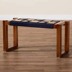 bali & pari Banc d'appoint Jerilyn bicolore en jonc de mer et bois d'acacia bleu marine/marron/marron naturel : style bohème, aucun assemblage requis