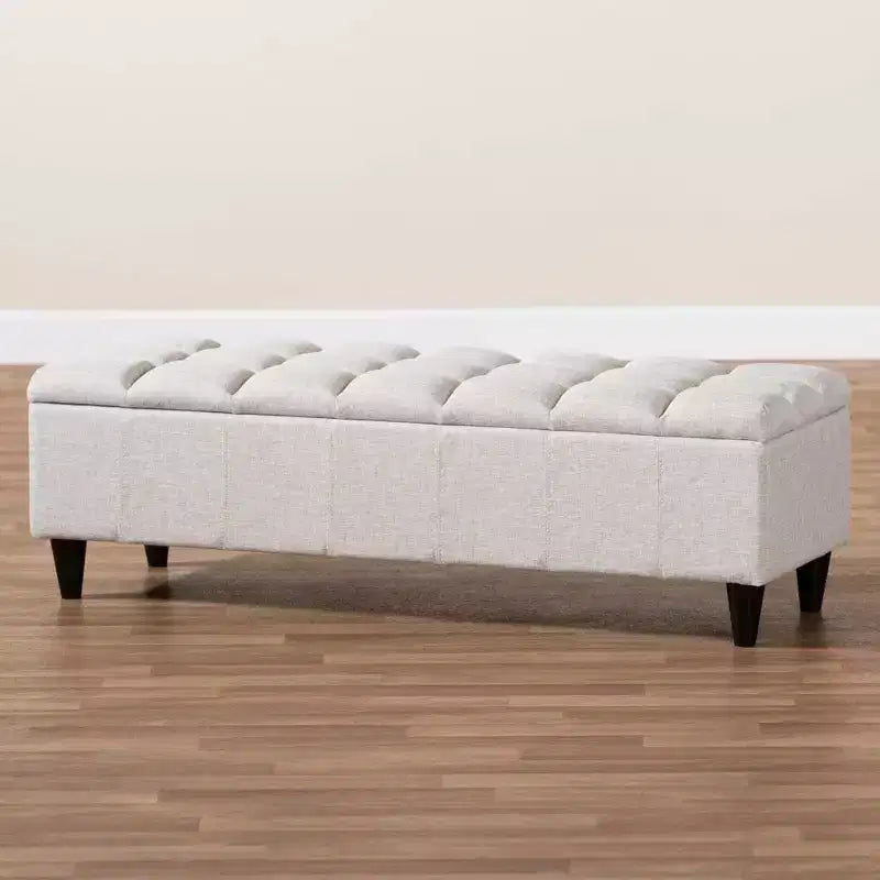 Banc de rangement en bois fini rembourré en tissu Brette, ottoman crème - Baxton Studio : Milieu du siècle moderne, capitonné, couvercle relevable.