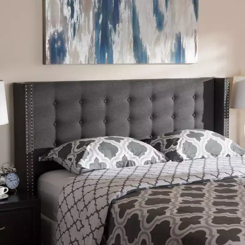 Tête de lit moderne ailée Ginaro Queen avec garniture cloutée – Baxton Studio : Rembourrée, cadre en MDF