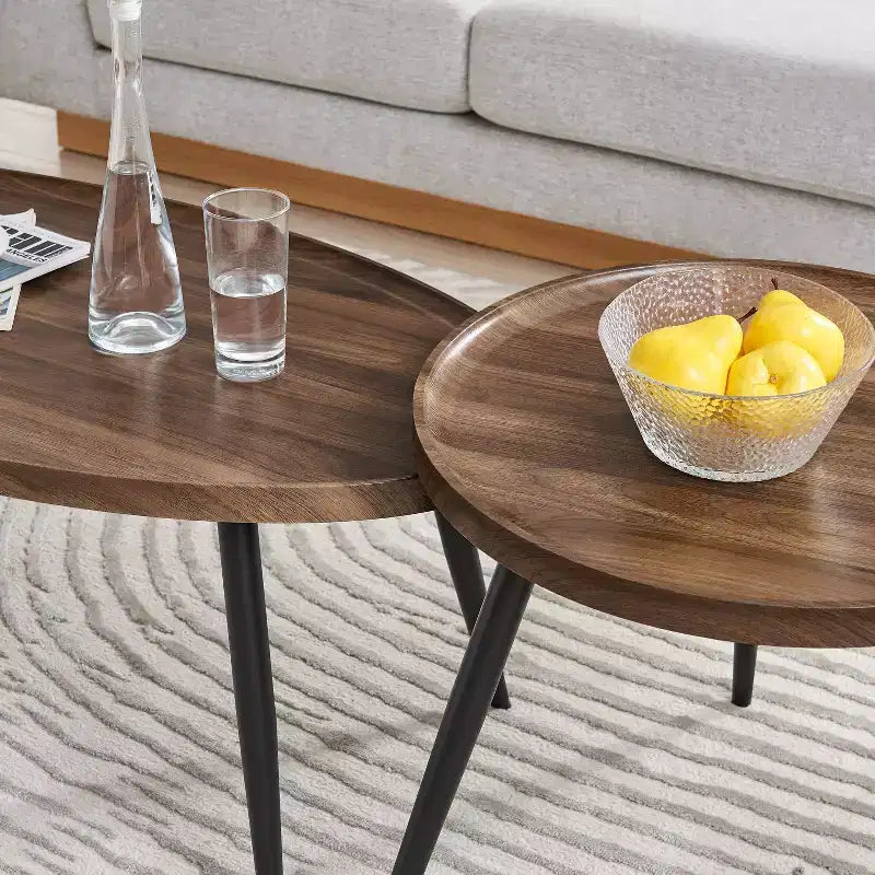 Ensemble de 2 tables basses rondes et ovales Paxton du milieu du siècle Noyer : Rangement, pieds coniques, surface stratifiée, style scandinave