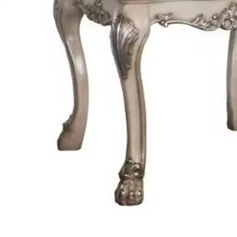 Table basse vintage de 28 po Dresden Bone White - Acme Furniture : pieds à griffes, détails sculptés
