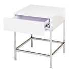 Table d'appoint moderne Buylateral Lewis blanche : MDF brillant, structure métallique robuste, 60,5 cm de hauteur