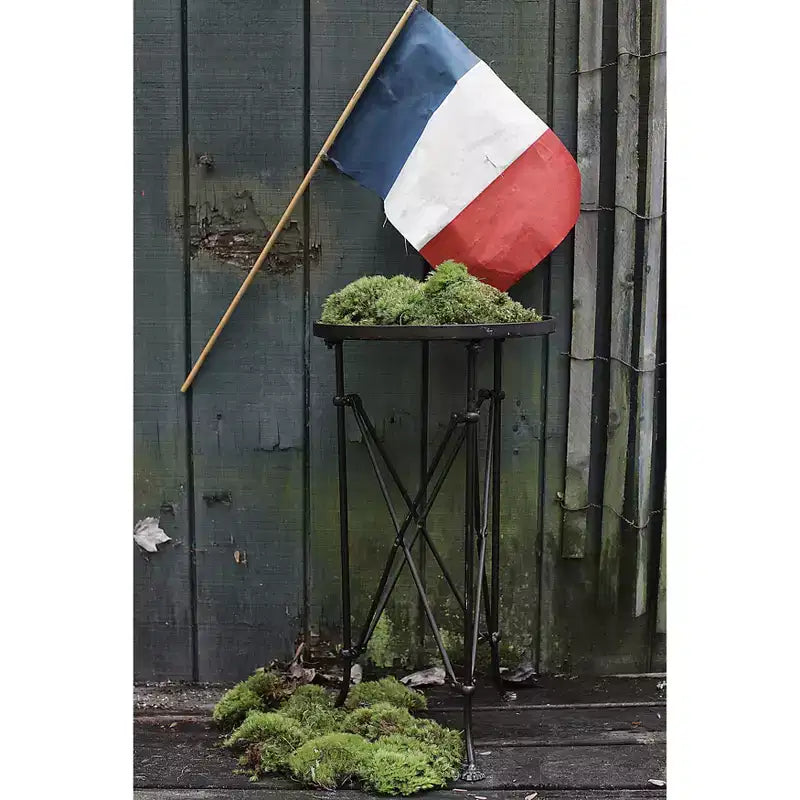 Table d'appoint Storied Home en métal bronze : Plateau rond en pin, 64,8 cm de haut, assemblage requis