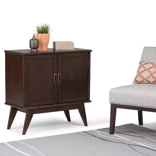 Meuble bas de rangement mi-siècle en bois massif Tierney 32", brun auburn moyen - WyndenHall