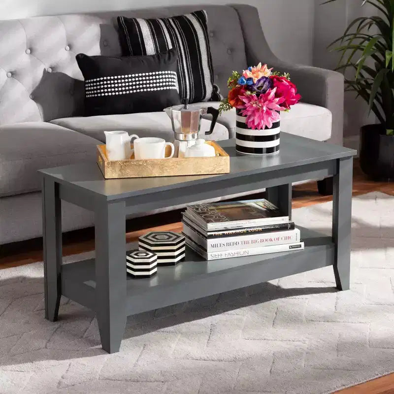 Table basse Elada Wood : tablette inférieure de rangement, pieds fuselés, salon moderne - Baxton Studio