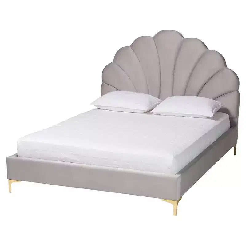 Lit plateforme avec tête de lit coquillage en velours Baxton Studio Queen Size Acosta Gris clair/Or