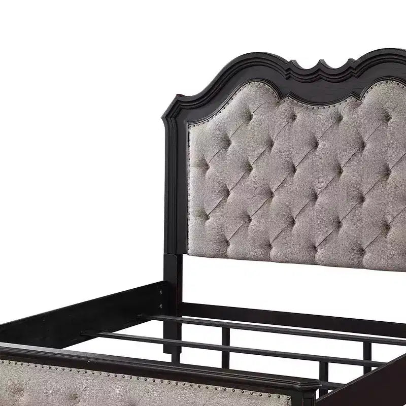 Lit California King de 82,5 pouces Chemsford en tissu beige, finition noir antique – Acme Furniture : Design traditionnel capitonné