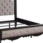Lit Queen size de 169 cm Chelmsford avec tissu beige et finition noire antique - Acme Furniture : revêtement en lin, cadre en bois, motif capitonné