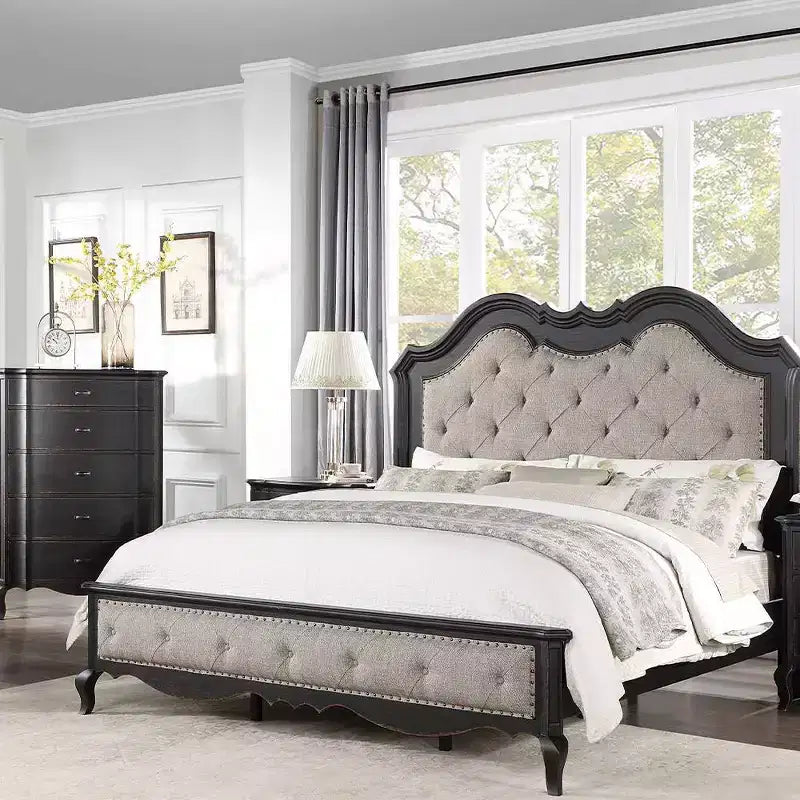 Lit Queen size de 169 cm Chelmsford avec tissu beige et finition noire antique - Acme Furniture : revêtement en lin, cadre en bois, motif capitonné