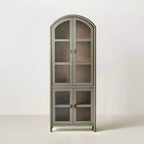 Meuble bas d'armoire à 4 portes arquées en bois rainuré et verre, vert sauge - Hearth & Hand™ avec Magnolia