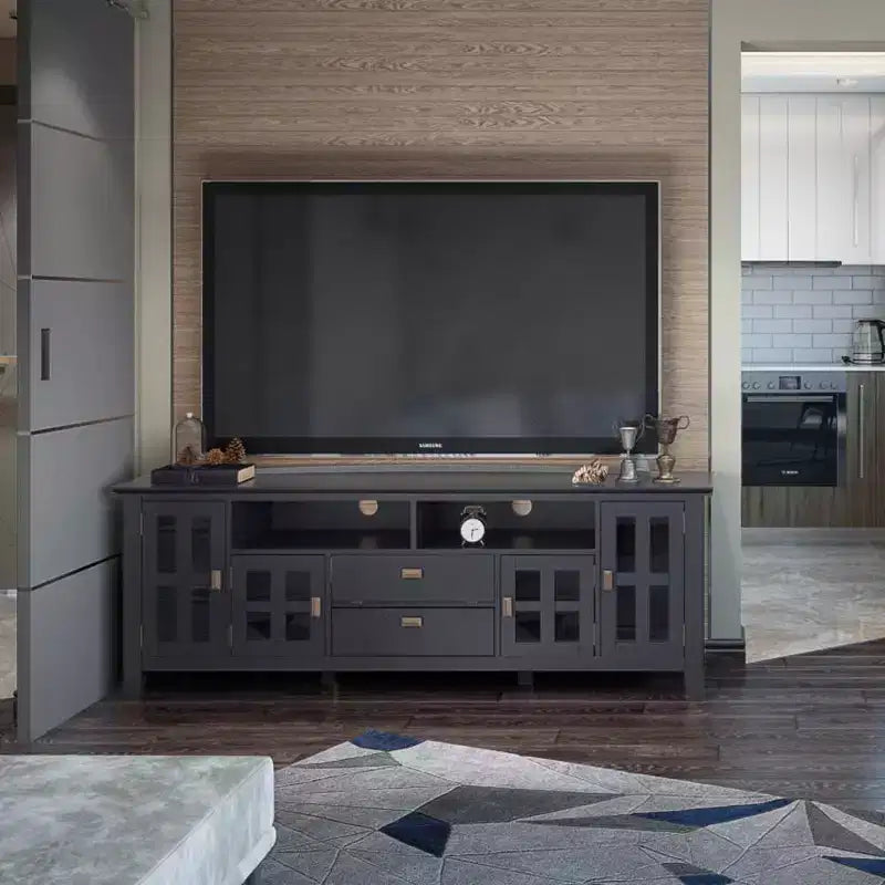 Meuble TV Stratford en bois massif pour téléviseurs jusqu'à 80 pouces - WyndenHall