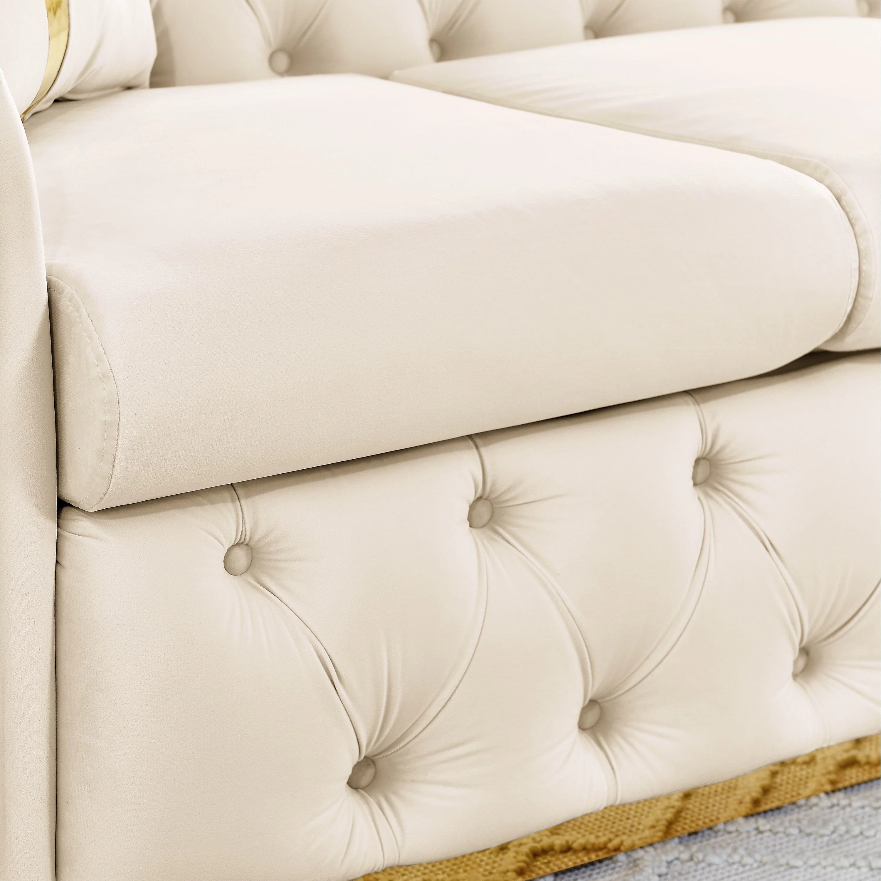 Canapé 3 places 90,6 Velvet avec 2 coussins haute densité, accents dorés et coussins