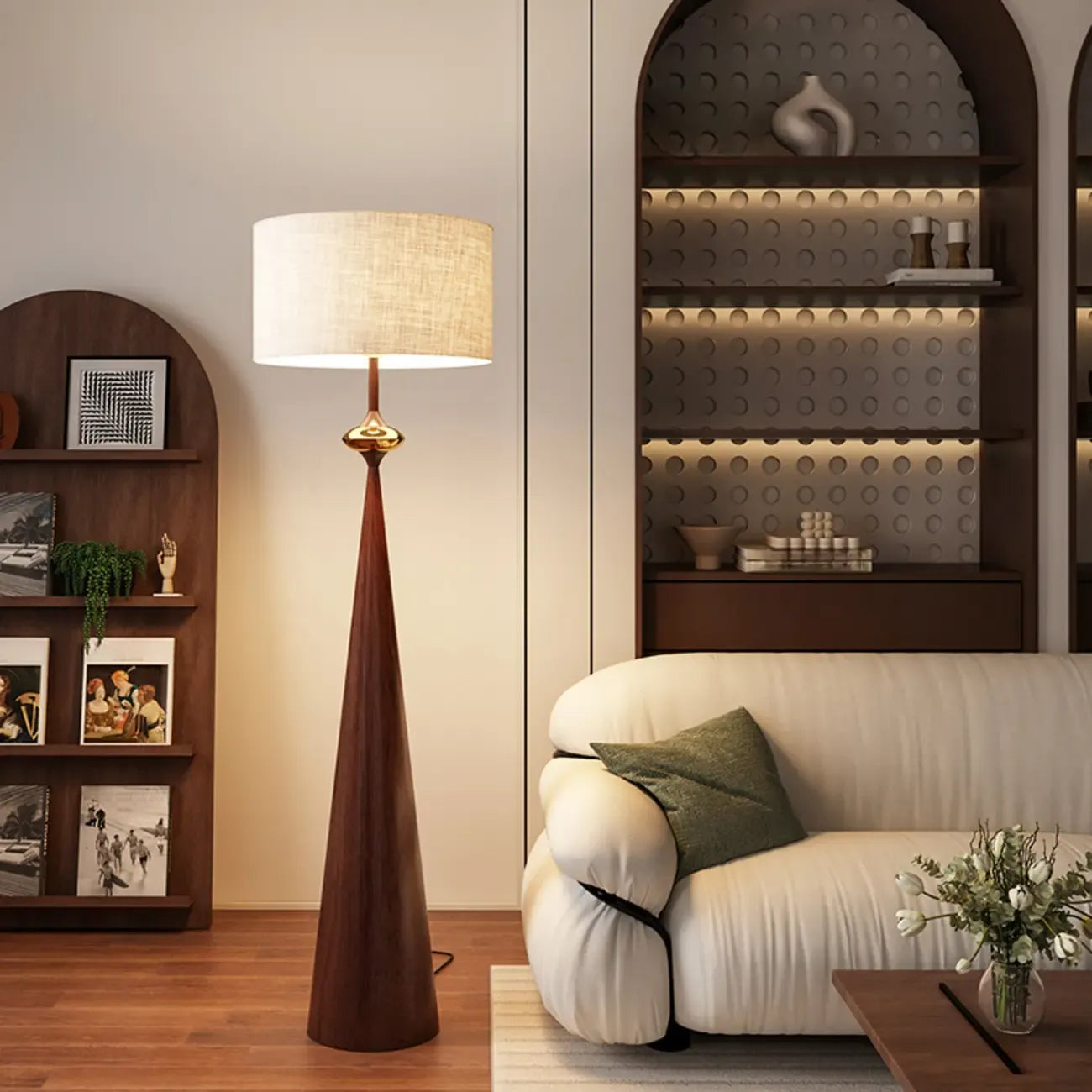 Lampadaire contemporain en métal conique avec abat-jour en tissu
