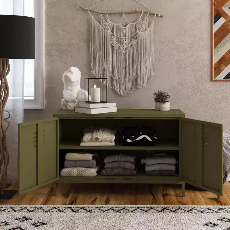 Armoire d'appoint en métal à 2 portes Shadwick de RealRooms