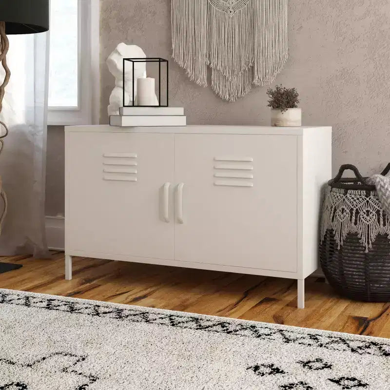 Armoire d'appoint en métal à 2 portes Shadwick de RealRooms
