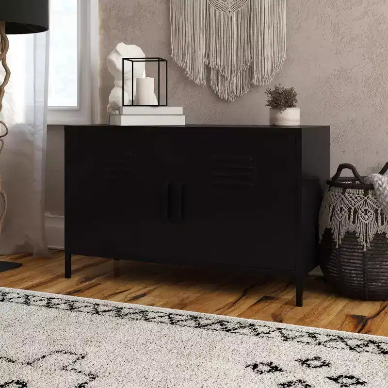 Armoire d'appoint en métal à 2 portes Shadwick de RealRooms