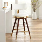 Tabouret de bar Studio 55D Parker en noyer et métal, brun doré, hauteur 64,7 cm, avec coussin moderne en cuir blanc, dossier et repose-pieds, pour îlot de cuisine ou comptoir.
