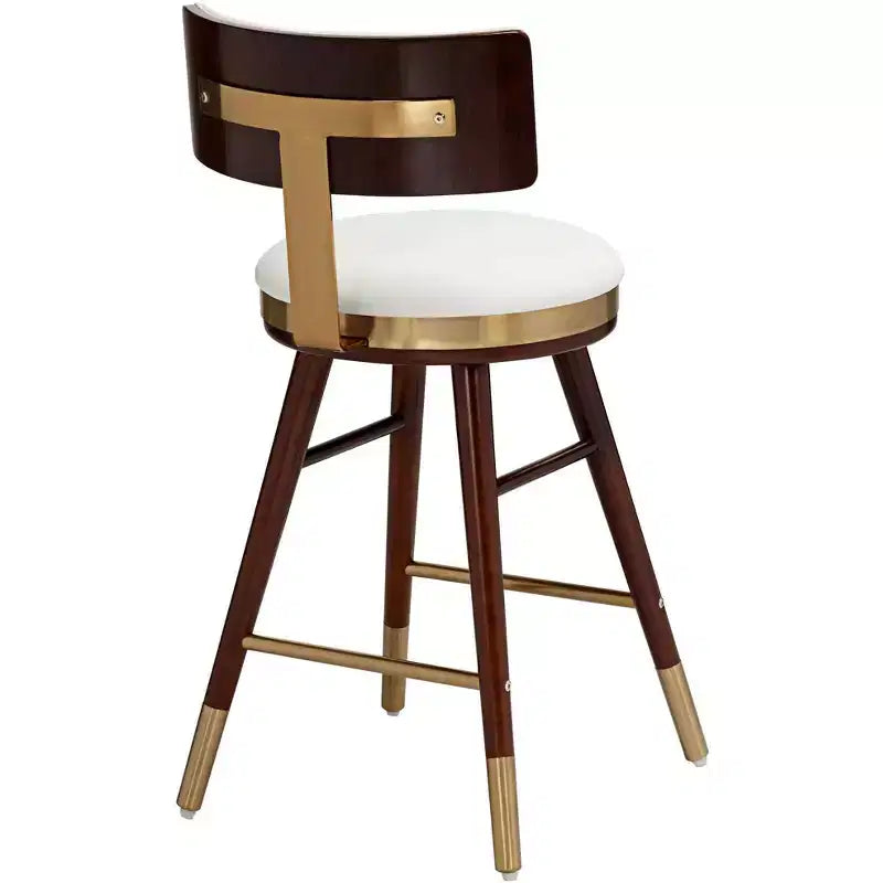 Tabouret de bar Studio 55D Parker en noyer et métal, brun doré, hauteur 64,7 cm, avec coussin moderne en cuir blanc, dossier et repose-pieds, pour îlot de cuisine ou comptoir.
