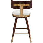 Tabouret de bar Studio 55D Parker en noyer et métal, brun doré, hauteur 64,7 cm, avec coussin moderne en cuir blanc, dossier et repose-pieds, pour îlot de cuisine ou comptoir.
