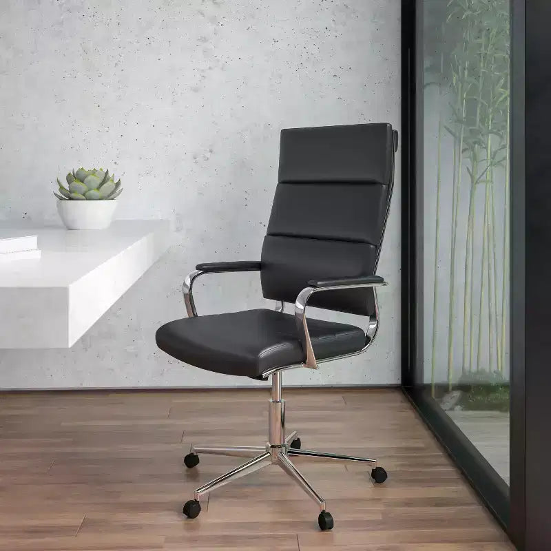 Chaise de bureau pivotante de direction contemporaine en cuir souple avec panneau dossier haut Flash Furniture