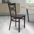 Chaise de salle à manger de restaurant en métal à dossier en X Emma et Oliver Black