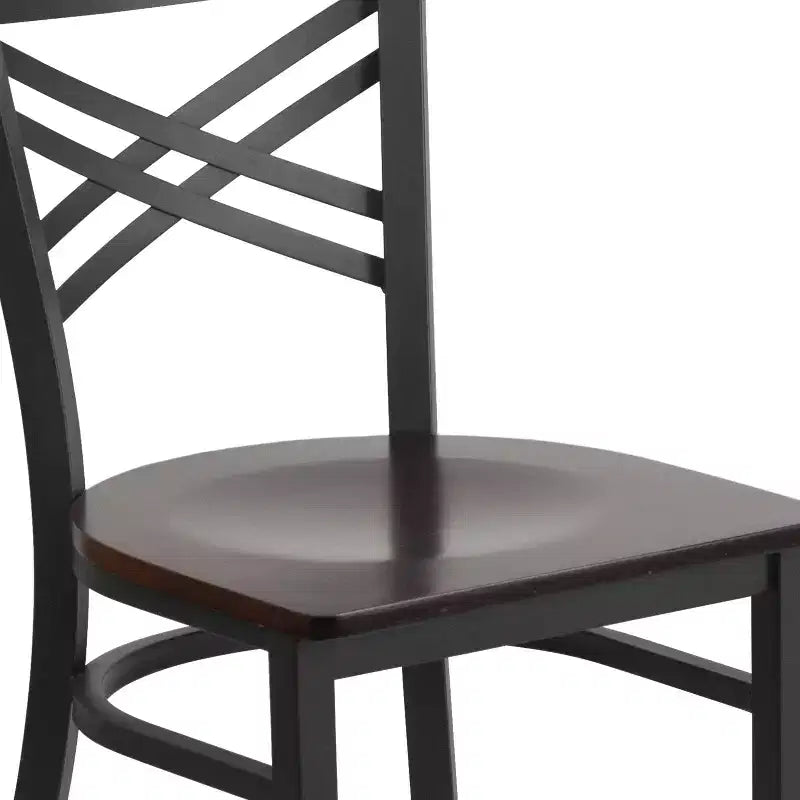 Chaise de salle à manger de restaurant en métal à dossier en X Emma et Oliver Black