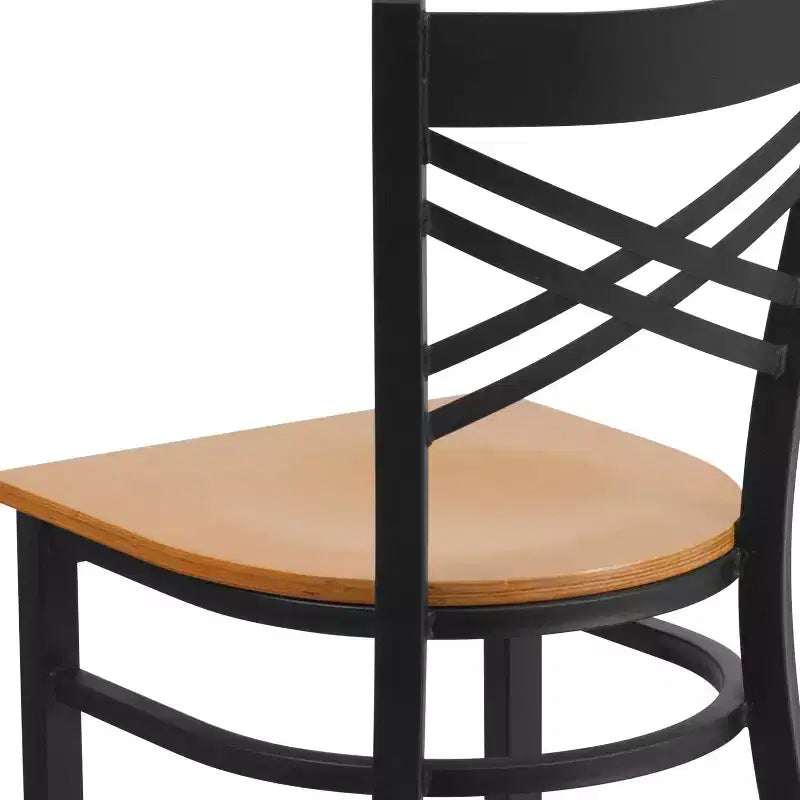 Chaise de salle à manger de restaurant en métal à dossier en X Emma et Oliver Black