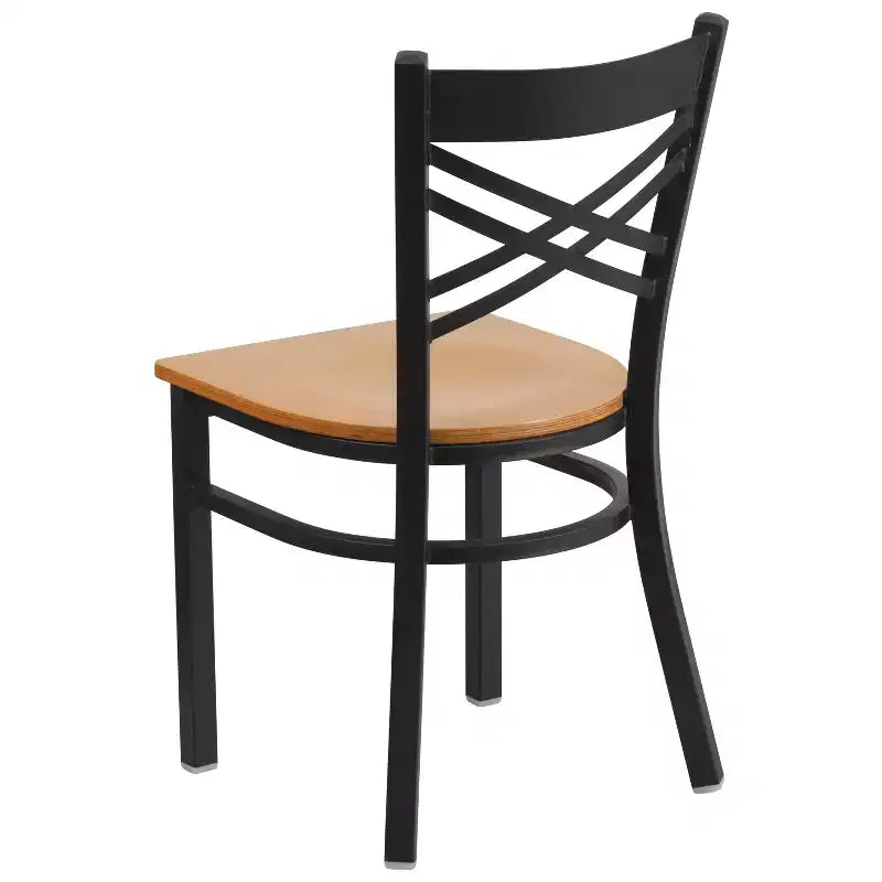 Chaise de salle à manger de restaurant en métal à dossier en X Emma et Oliver Black
