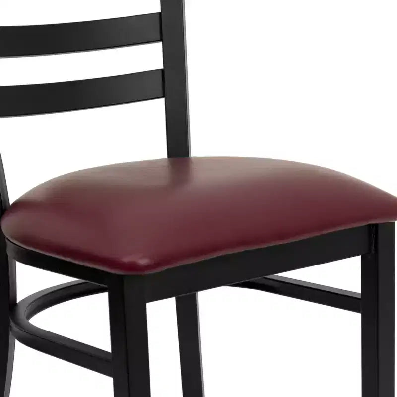 Chaise de salle à manger en métal à dossier échelle Emma et Oliver Black pour restaurant