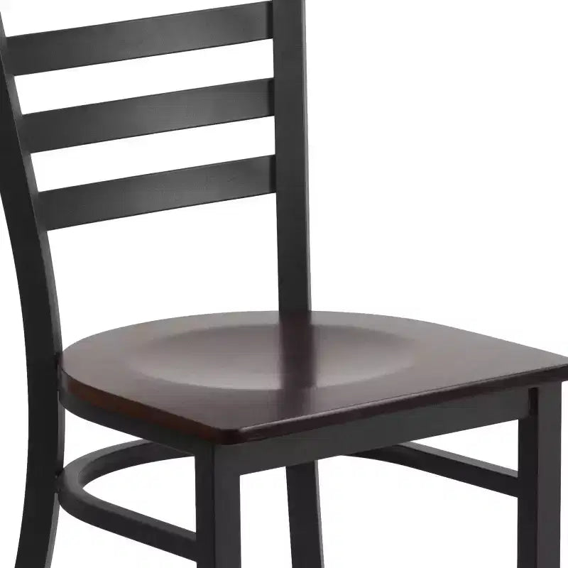 Chaise de salle à manger en métal à dossier échelle Emma et Oliver Black pour restaurant