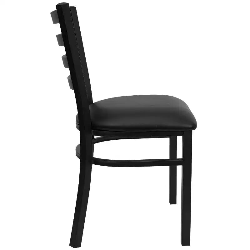 Chaise de salle à manger en métal à dossier échelle Emma et Oliver Black pour restaurant