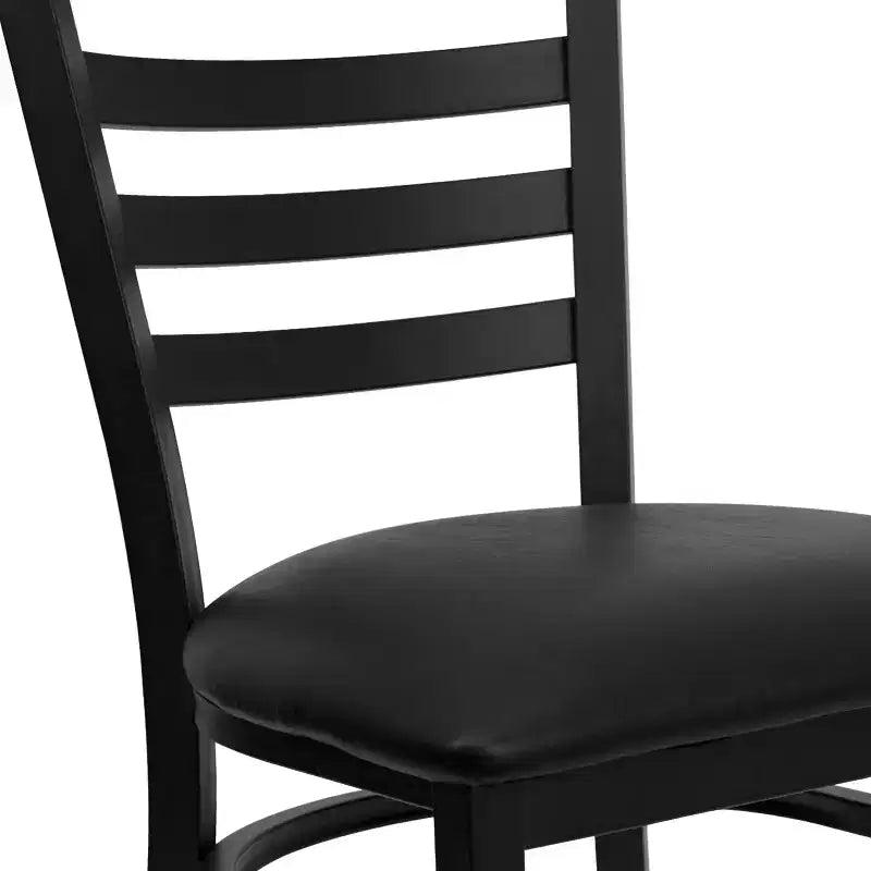 Chaise de salle à manger en métal à dossier échelle Emma et Oliver Black pour restaurant
